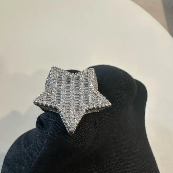 925 Sterling Silver Star Ring Size 8 - Minimalist Silver Star Motif - Picture 4 of 4